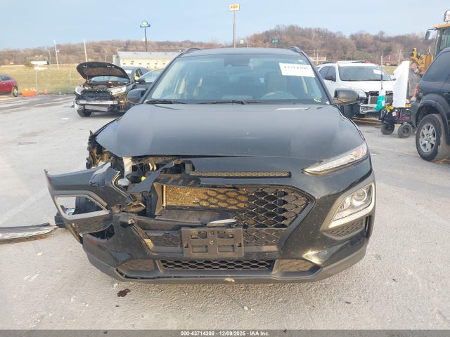 43714308 :رقم المزاد ، KM8K2CAAXMU733890 vin ، 2021 Hyundai Kona Sel مزاد بيع