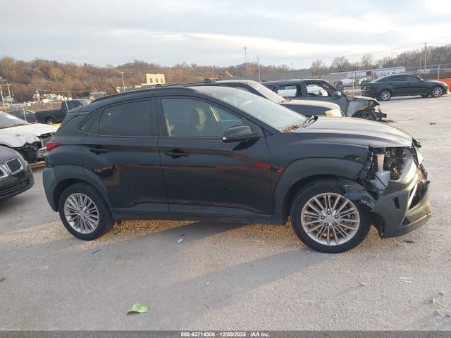 43714308 :رقم المزاد ، KM8K2CAAXMU733890 vin ، 2021 Hyundai Kona Sel مزاد بيع