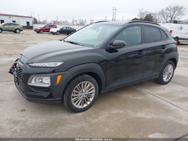 43714308 :رقم المزاد ، KM8K2CAAXMU733890 vin ، 2021 Hyundai Kona Sel مزاد بيع