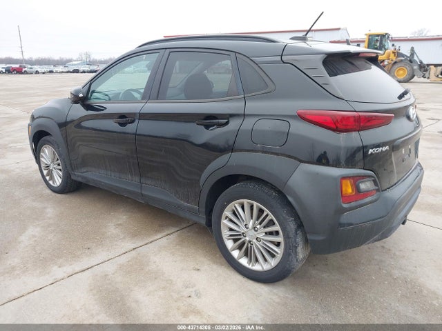 43714308 :رقم المزاد ، KM8K2CAAXMU733890 vin ، 2021 Hyundai Kona Sel مزاد بيع