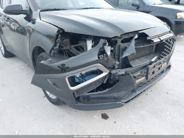 43714308 :رقم المزاد ، KM8K2CAAXMU733890 vin ، 2021 Hyundai Kona Sel مزاد بيع