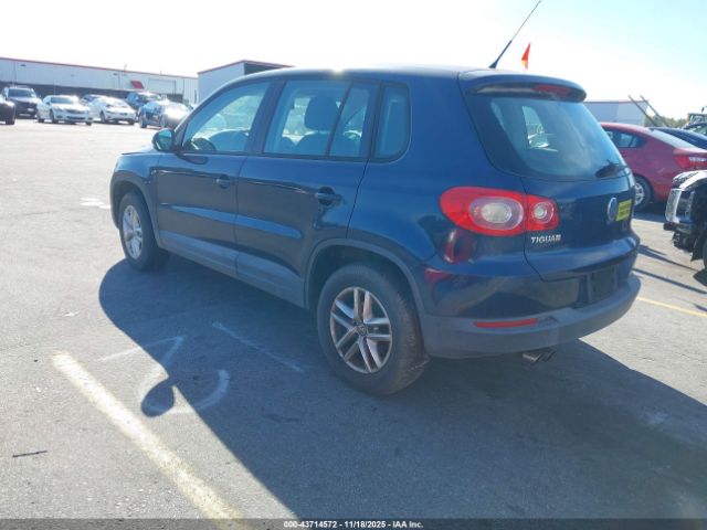 2011 VOLKSWAGEN TIGUAN WVGAV7AX4BW512432 Photo 2