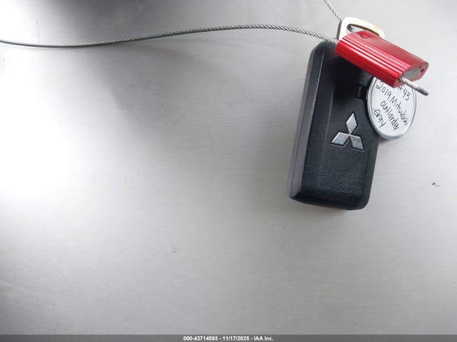 JA4AZ3A37KZ051380 Mitsubishi Outlander Sel