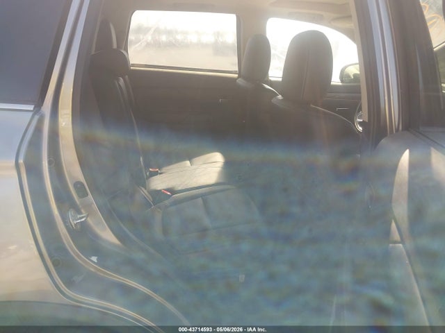 JA4AZ3A37KZ051380 Mitsubishi Outlander Sel