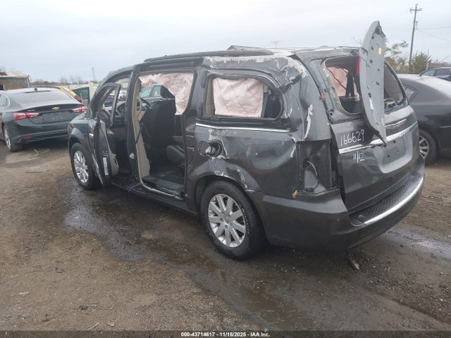 2016 CHRYSLER TOWN & COUNTRY 2C4RC1BG9GR175331 Photo 2