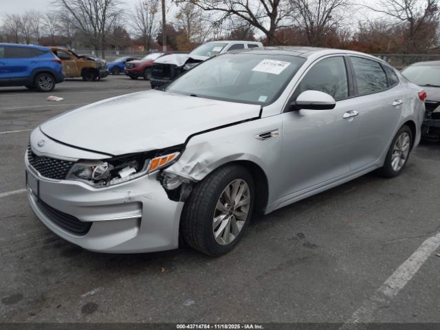 2018 KIA OPTIMA 5XXGU4L3XJG257957 Photo 1