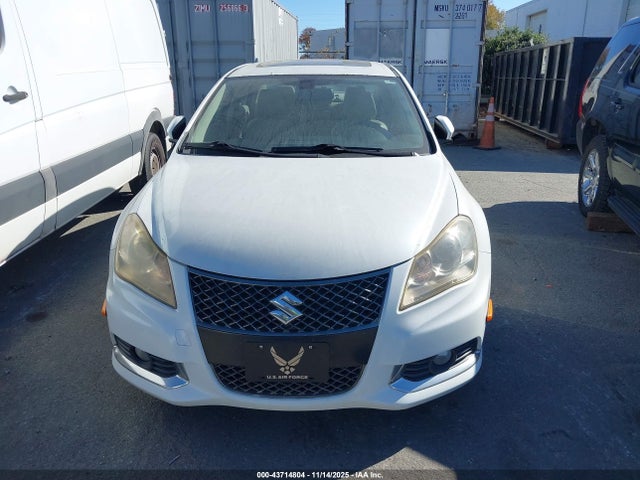 43714804 :رقم المزاد ، JS2RF9A89B6110064 vin ، 2011 Suzuki Kizashi Sport Sls مزاد بيع