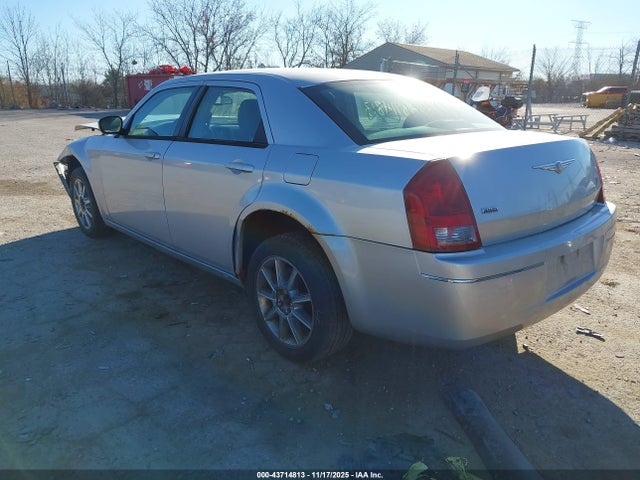 2005 CHRYSLER 300 2C3JK53G05H654833 Photo 2