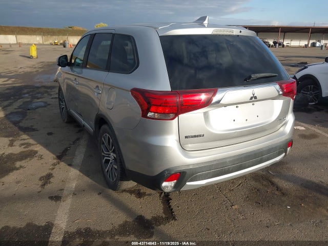 2018 MITSUBISHI OUTLANDER JA4AD3A30JZ023630 Photo 2