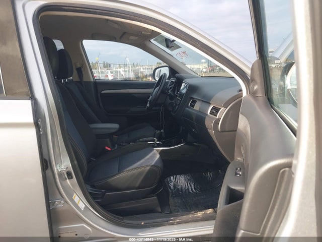 2018 MITSUBISHI OUTLANDER JA4AD3A30JZ023630 Photo 4