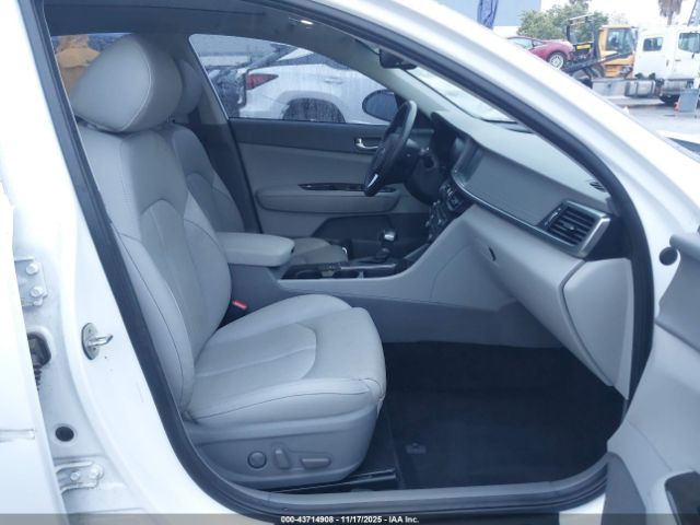 2018 KIA OPTIMA 5XXGU4L35JG225126 Photo 4
