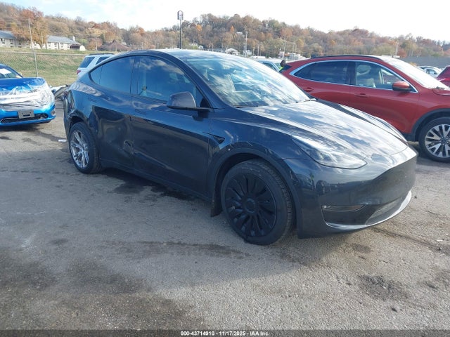 2024 TESLA MODEL Y 7SAYGAEE8RF029398 Photo 0