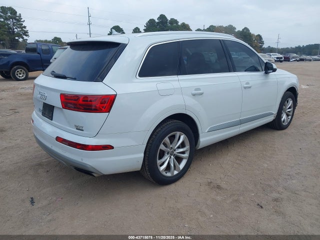 2018 AUDI Q7 WA1LAAF7XJD018367 Photo 3