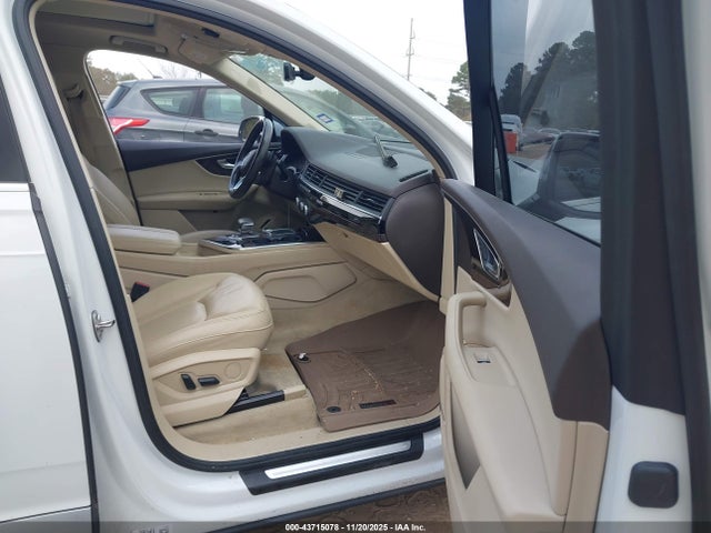 2018 AUDI Q7 WA1LAAF7XJD018367 Photo 4