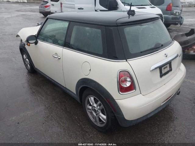 2013 MINI HARDTOP WMWSU3C58DT686084 Photo 2