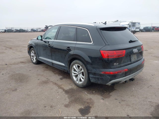 2017 AUDI Q7 WA1LAAF77HD007496 Photo 2