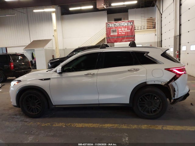 3PCAJ5M39KF124131 Infiniti Qx50 Essential