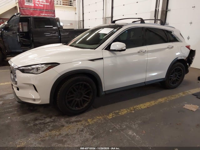 3PCAJ5M39KF124131 Infiniti Qx50 Essential