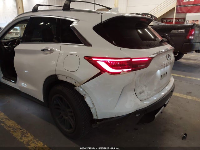 3PCAJ5M39KF124131 Infiniti Qx50 Essential