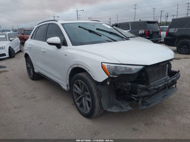 2022 AUDI Q3 WA1DECF33N1143753 Photo 0
