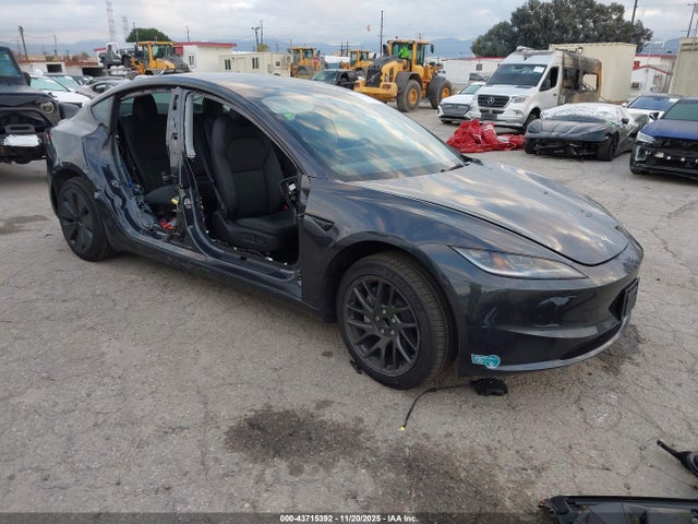2025 TESLA MODEL 3 5YJ3E1EA0SF985863 Photo 0