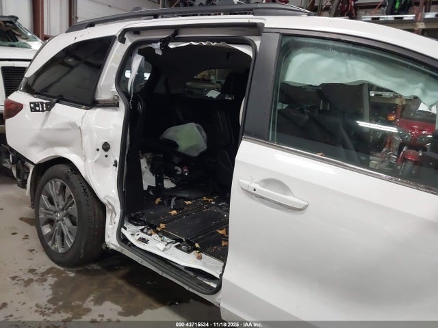 Продажа на аукционе авто 2025 Honda Odyssey Touring, vin: 5FNRL6H86SB045721, номер лота: 43715534