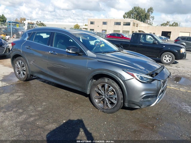 2017 INFINITI QX30 SJKCH5CR8HA017659