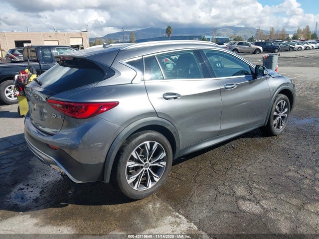 2017 INFINITI QX30 SJKCH5CR8HA017659 Photo 3