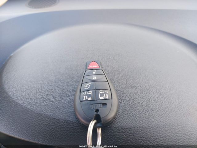 2016 CHRYSLER TOWN & COUNTRY 2C4RC1AG1GR200627 Photo 10