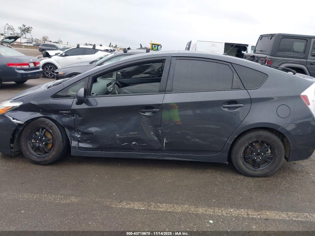 Toyota Prius Two 2014 JTDKN3DU9E1774144 Image 14