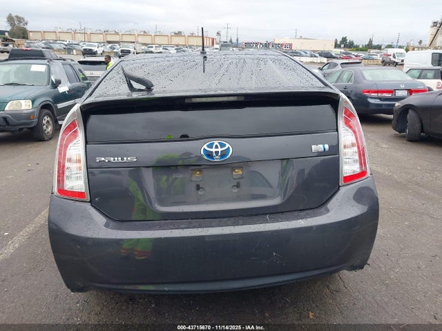 Toyota Prius Two 2014 JTDKN3DU9E1774144 Image 16