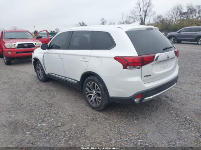 2018 MITSUBISHI OUTLANDER JA4AD3A37JZ000894 Photo 2