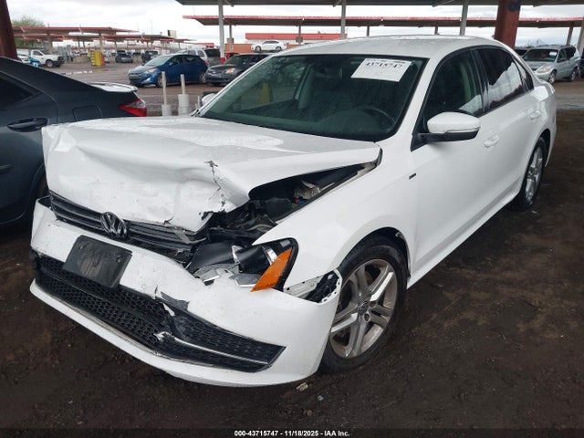 Volkswagen Passat 1.8t Wolfsburg Edition 2014 1VWAT7A39EC086893 Image 2