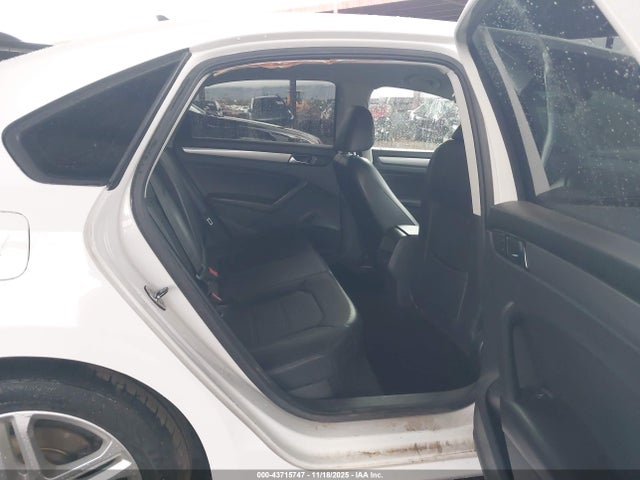 Volkswagen Passat 1.8t Wolfsburg Edition 2014 1VWAT7A39EC086893 Image 8