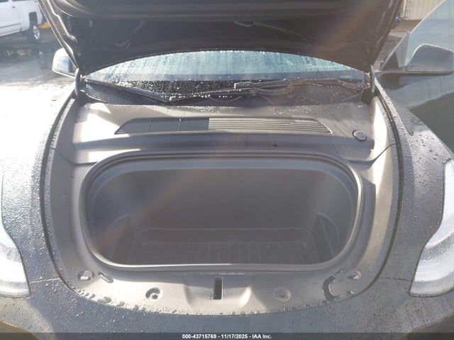 2021 TESLA MODEL Y 5YJYGDEE5MF098105 Photo 9