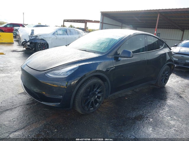 2021 TESLA MODEL Y 5YJYGDEE5MF098105 Photo 1