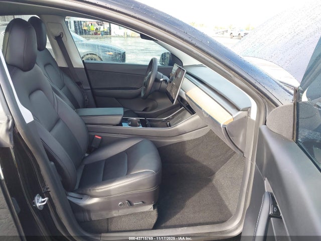 2021 TESLA MODEL Y 5YJYGDEE5MF098105 Photo 4