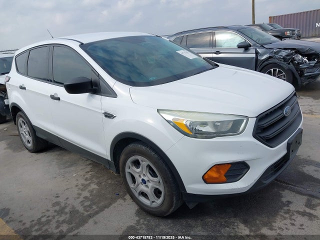 Ford ESCAPE S 2017 1FMCU0F72HUC24716 главное изображение