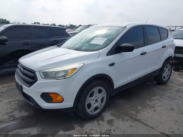 Ford ESCAPE S 2017 1FMCU0F72HUC24716 Image 2