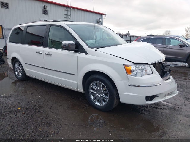 2010 Chrysler Town & Country New Limited მანქანა იყიდება აუქციონზე, vin: 2A4RR7DX4AR468215, აუქციონის ნომერი: 43715802