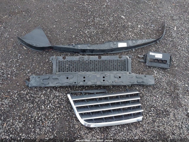 2010 Chrysler Town & Country New Limited მანქანა იყიდება აუქციონზე, vin: 2A4RR7DX4AR468215, აუქციონის ნომერი: 43715802