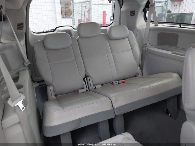 2010 Chrysler Town & Country New Limited მანქანა იყიდება აუქციონზე, vin: 2A4RR7DX4AR468215, აუქციონის ნომერი: 43715802