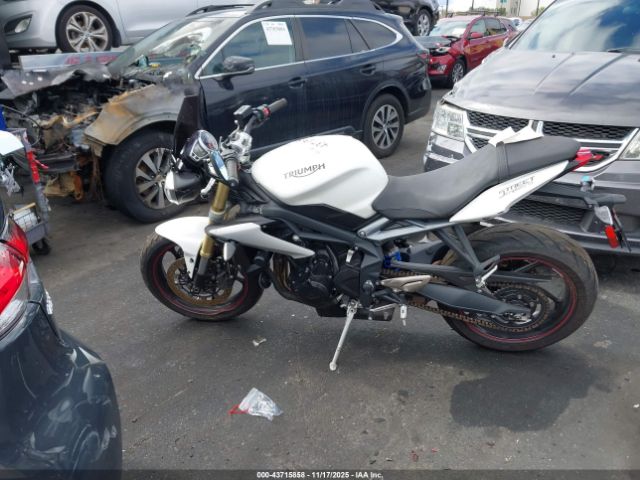 2016 TRIUMPH MOTORCYCLE STREET TRIPLE SMTL02NE6GT729787 Photo 8