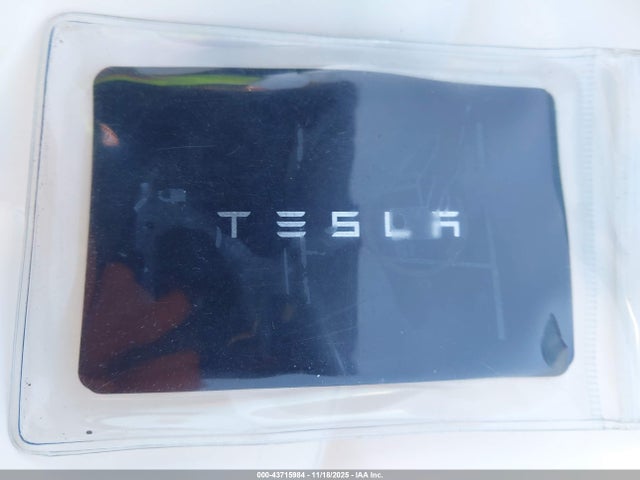 2021 TESLA MODEL Y 5YJYGAEE9MF190395 Photo 10
