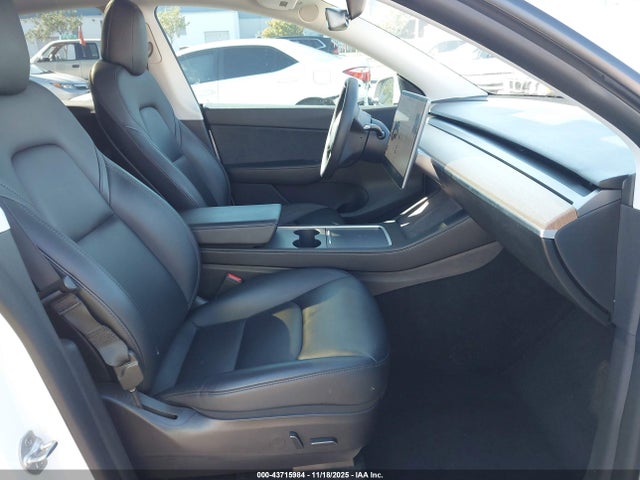2021 TESLA MODEL Y 5YJYGAEE9MF190395 Photo 4