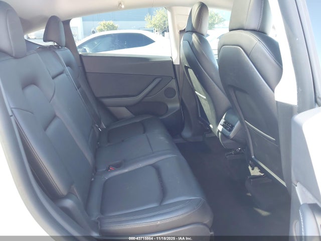 2021 TESLA MODEL Y 5YJYGAEE9MF190395 Photo 7