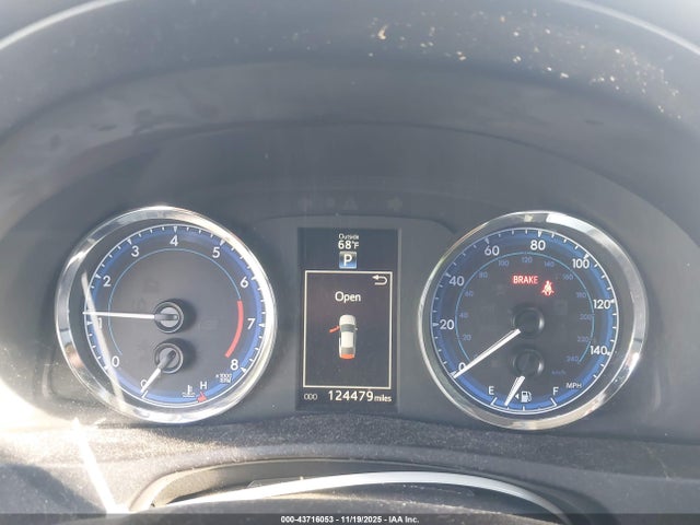 5YFBURHE8HP678286 Toyota Corolla Xle