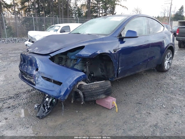 2023 TESLA MODEL Y 7SAYGDEEXPF767296 Photo 1
