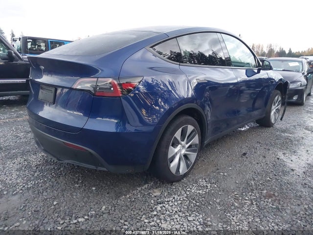 2023 TESLA MODEL Y 7SAYGDEEXPF767296 Photo 3