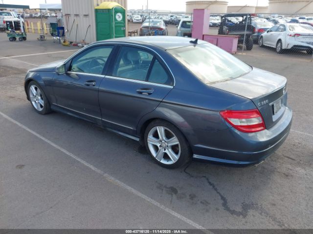 2011 MERCEDES-BENZ C 300 WDDGF5EB2BR153116 Photo 2
